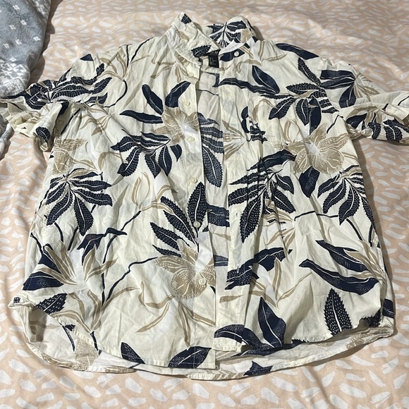 H&M & AE Short Sleeves floral T-Shirts - Picture 2 of 7